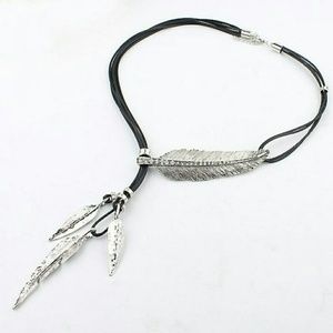 Bohemian Style Rope Chain Feather Pendant Necklace